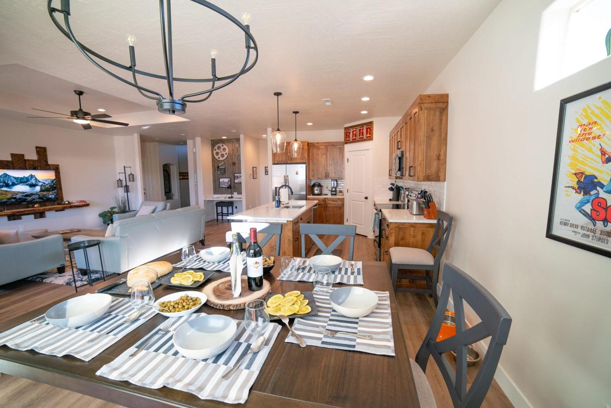 Hollywood Hangout - New West Properties Kanab Exteriér fotografie